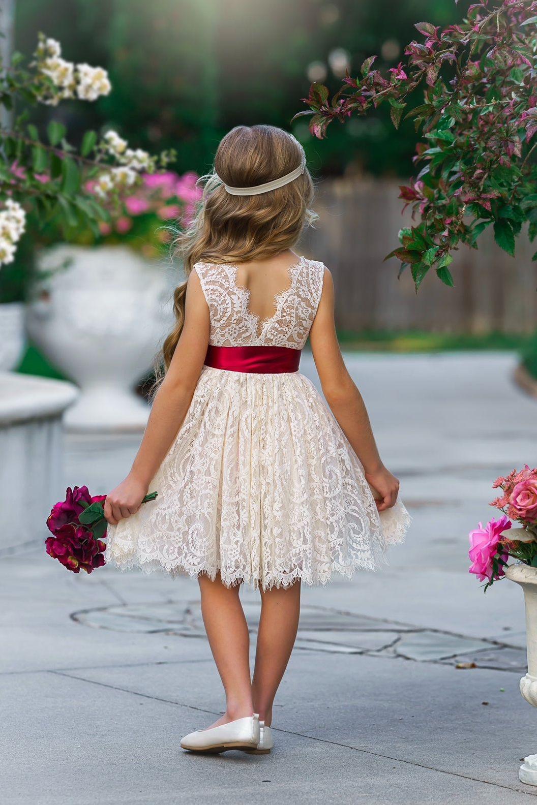 Sleeveless Knee Length Lace Flower Girl Dresses