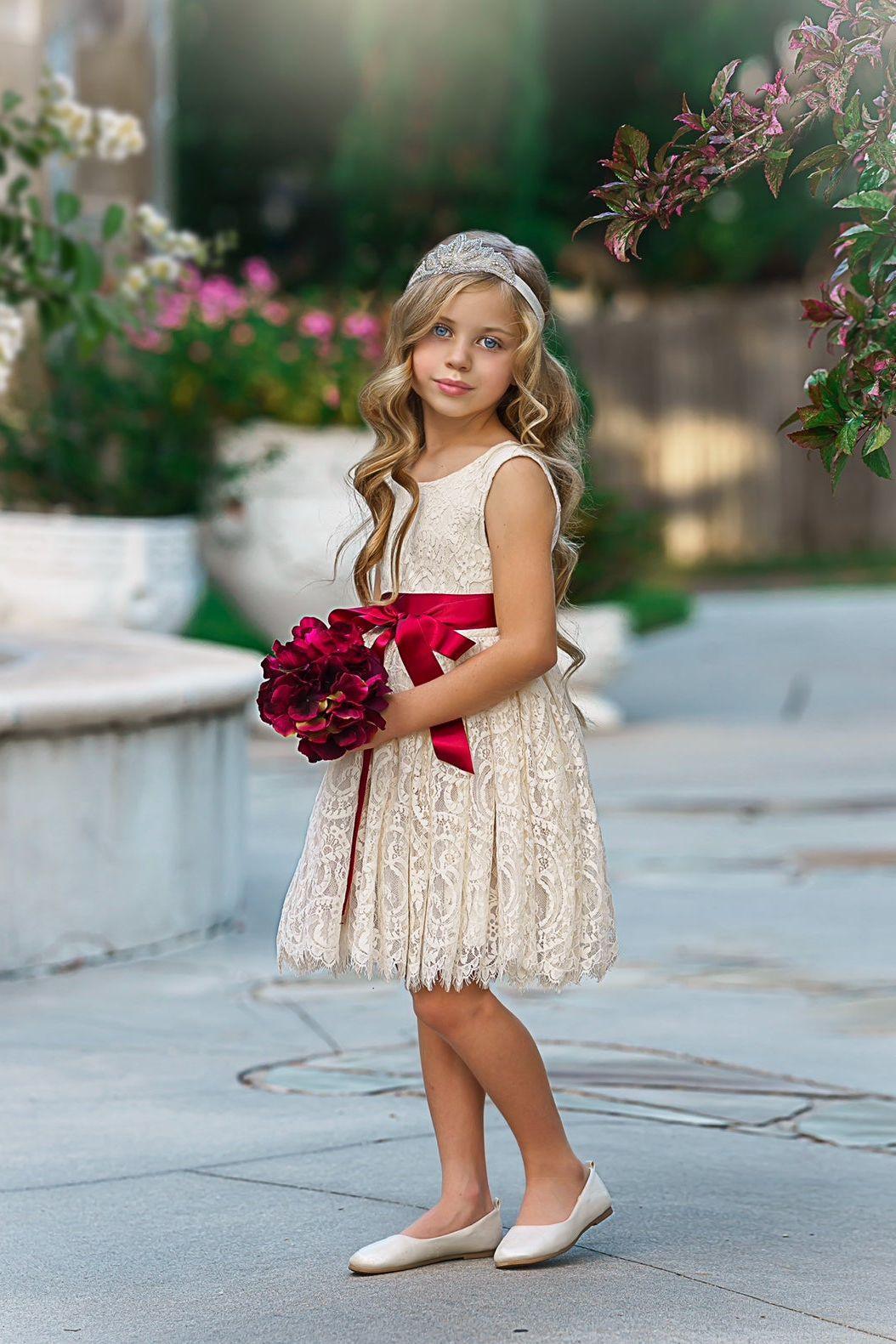 Sleeveless Knee Length Lace Flower Girl Dresses
